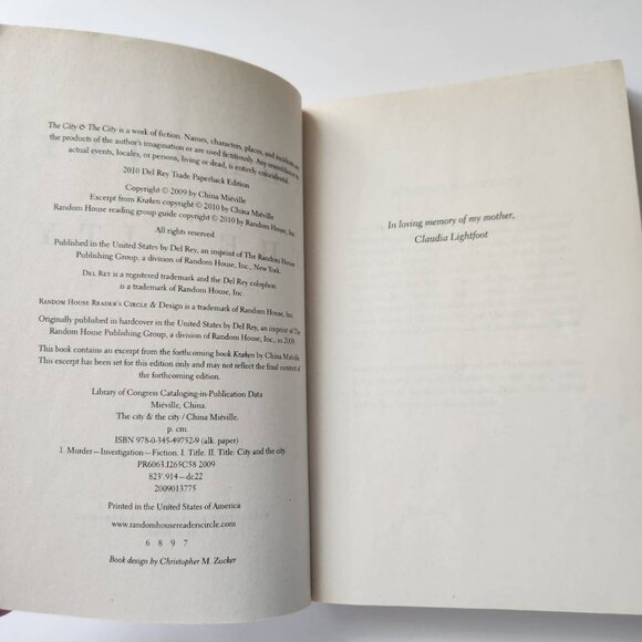 China Miéville "The City & The City" Paperback Book - Picture 9 of 10